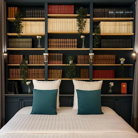 Cia Marais - Old Bookshop Style Paris
